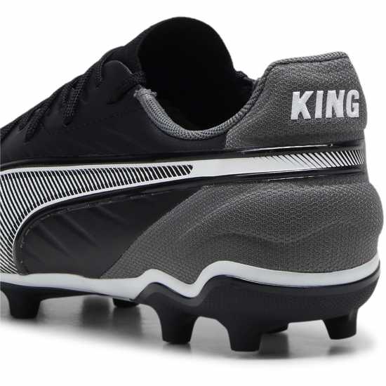 Puma King Match Junior Firm Ground Football Boots Черно/Бяло Детски футболни бутонки