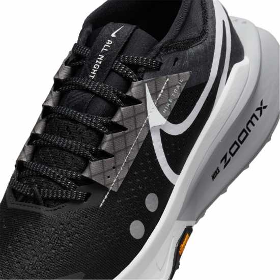 Nike Zegama Trail 2 Women's Trail Running Shoes Черно/Бяло Дамски туристически обувки