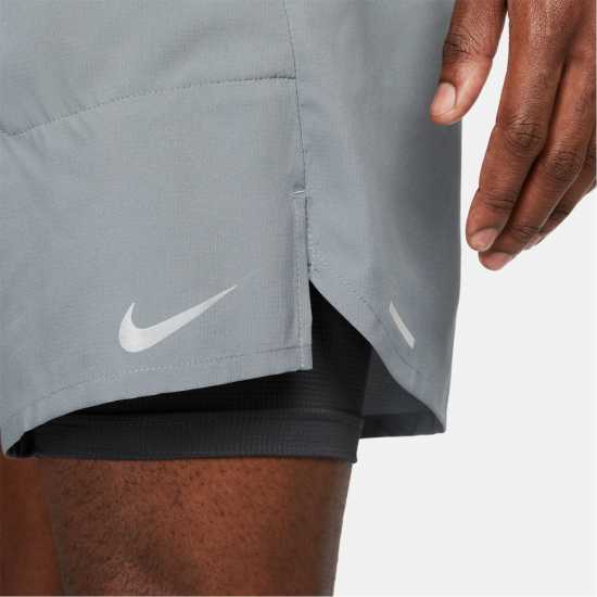 Nike Dri-FIT Stride Men's 7 2-In-1 Running Shorts  Чорапи за бягане