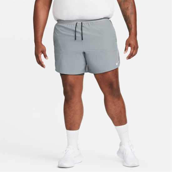 Nike Dri-FIT Stride Men's 7 2-In-1 Running Shorts  Чорапи за бягане