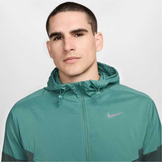 Nike Windrunner Men's Repel Running Jacket Бикоастално зелено Атлетика