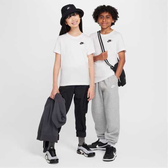 Nike Тениска Момчета Futura T Shirt Junior Boys Бяло Детски тениски и фланелки