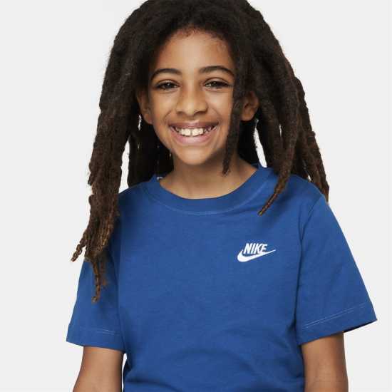 Nike Тениска Момчета Futura T Shirt Junior Boys Съдебен син 