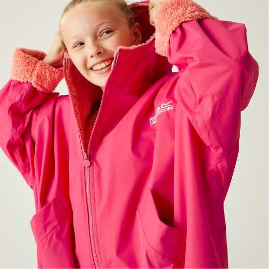 Regatta Waterproof Robe Juniors Розова Захранване Детски якета и палта