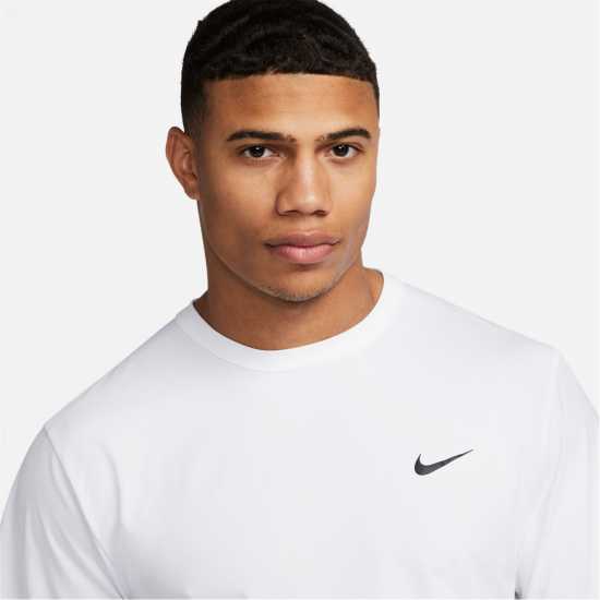 Nike Dri-FIT UV Hyverse Men's Short-Sleeve Fitness Top White Мъжко облекло за едри хора