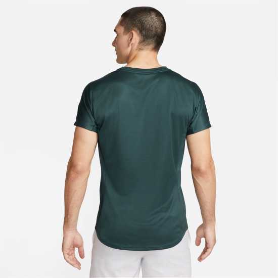 Nike Challenger Men's Nike Dri-FIT Short-Sleeve Tennis Top Дълбока джунгла Мъжки тениски с яка