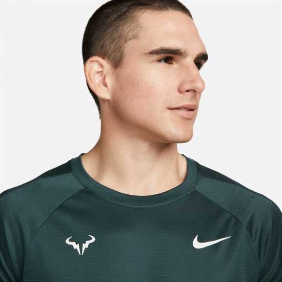 Nike Challenger Men's Nike Dri-FIT Short-Sleeve Tennis Top Дълбока джунгла Мъжки тениски с яка