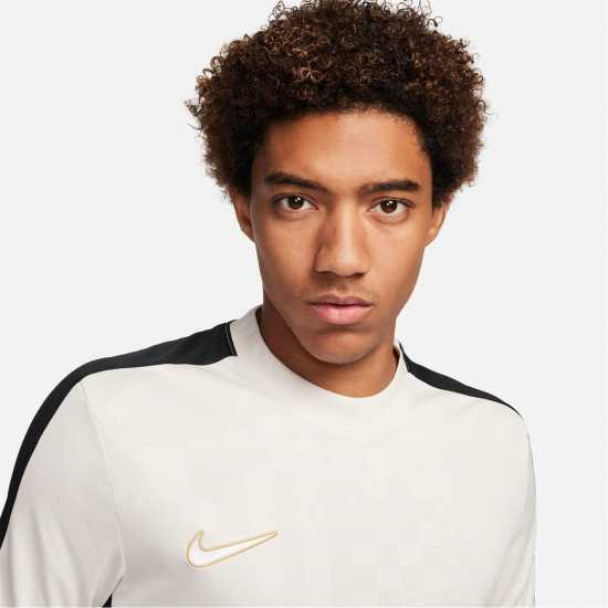 Nike Academy Men's Dri-FIT Short-Sleeve Global Football Top Бежово 