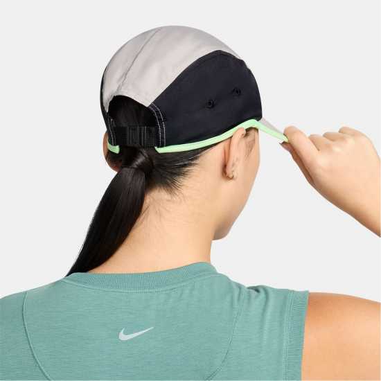 Nike Dri-Fit Fly Unstructured Swoosh Cap  Портмонета и джобове за бягане