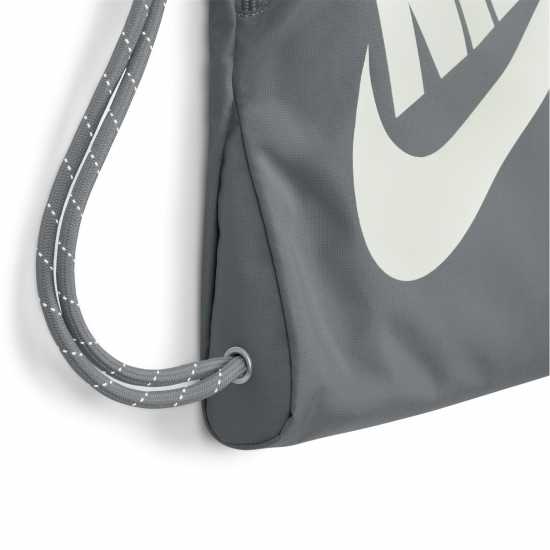 Nike Сак С Връв Heritage Drawstring Bag (13L) Сиво/Бяло Сакове за фитнес