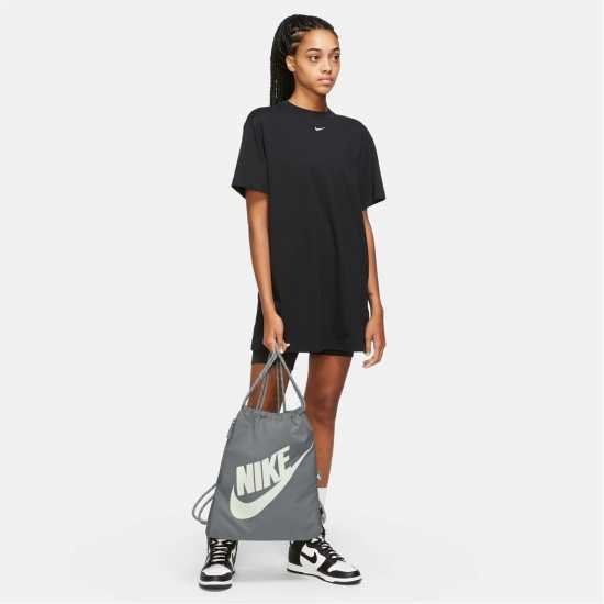 Nike Сак С Връв Heritage Drawstring Bag (13L) Сиво/Бяло Сакове за фитнес