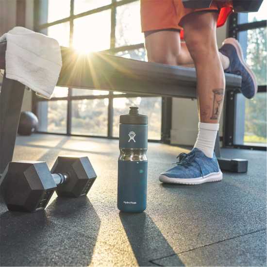 Hydro Flask Insulated Sport Bottle - 20 Oz Индиго Бутилки за вода