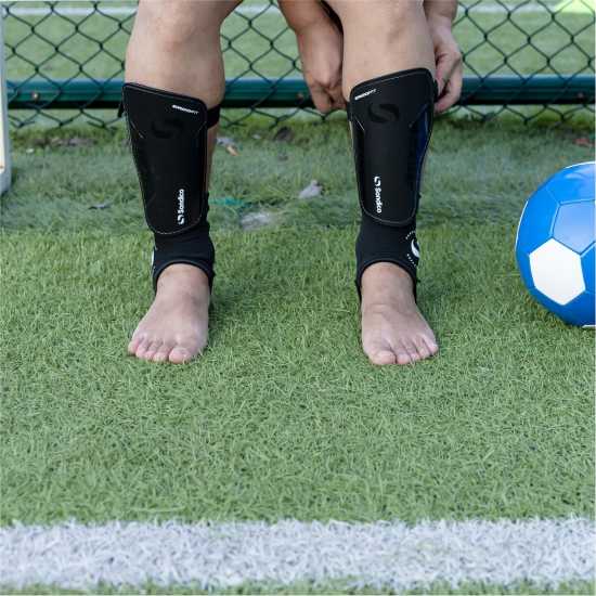 Sondico Comfort  Ankle Shinguards Черно/Бяло Футболни аксесоари