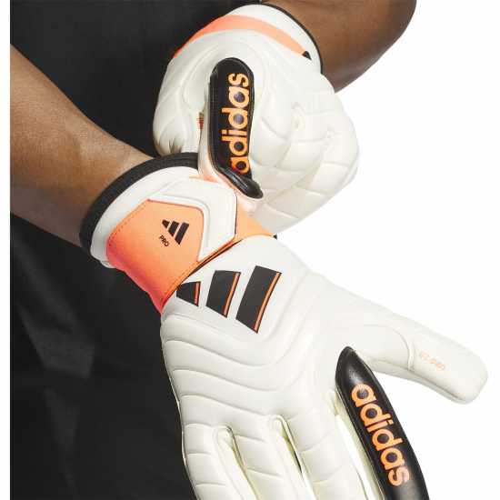 Adidas Вратарски Ръкавици Copa Pro Goalkeeper Gloves Adults Бяло/Черно Вратарски ръкавици и облекло