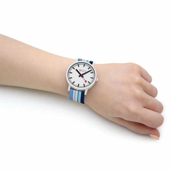 Mondaine Plastic/resin Classic Analogue Quartz Watch Бял Часовници