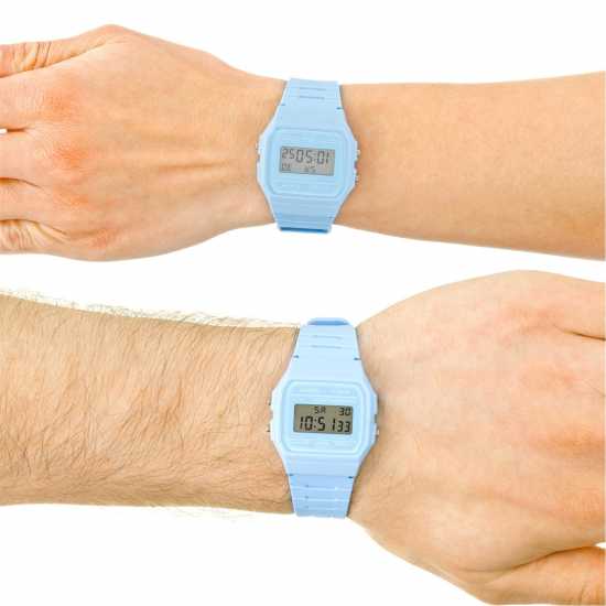 Casio Plastic/resin Classic Digital Quartz Watch  Часовници